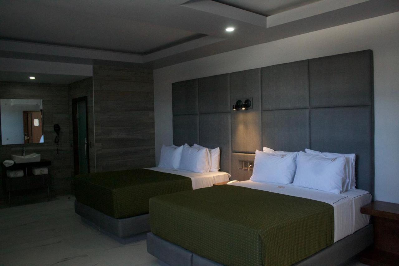 Hotel Grand One Plaza Tijuana Buitenkant foto