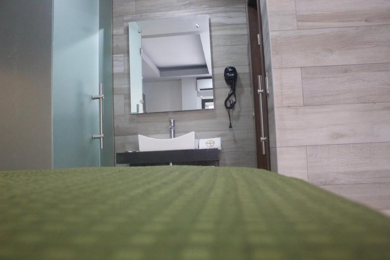 Hotel Grand One Plaza Tijuana Buitenkant foto