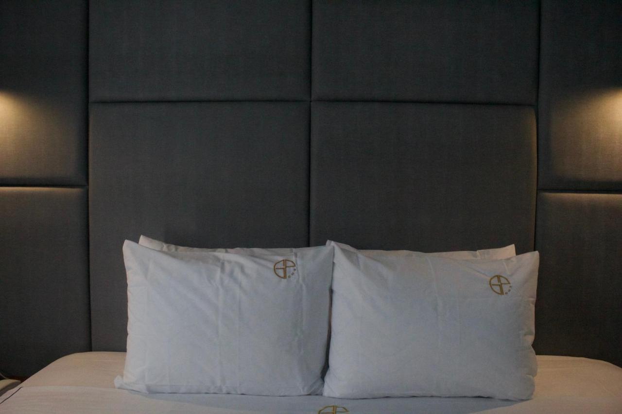 Hotel Grand One Plaza Tijuana Buitenkant foto