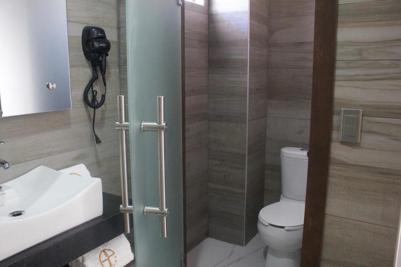 Hotel Grand One Plaza Tijuana Buitenkant foto