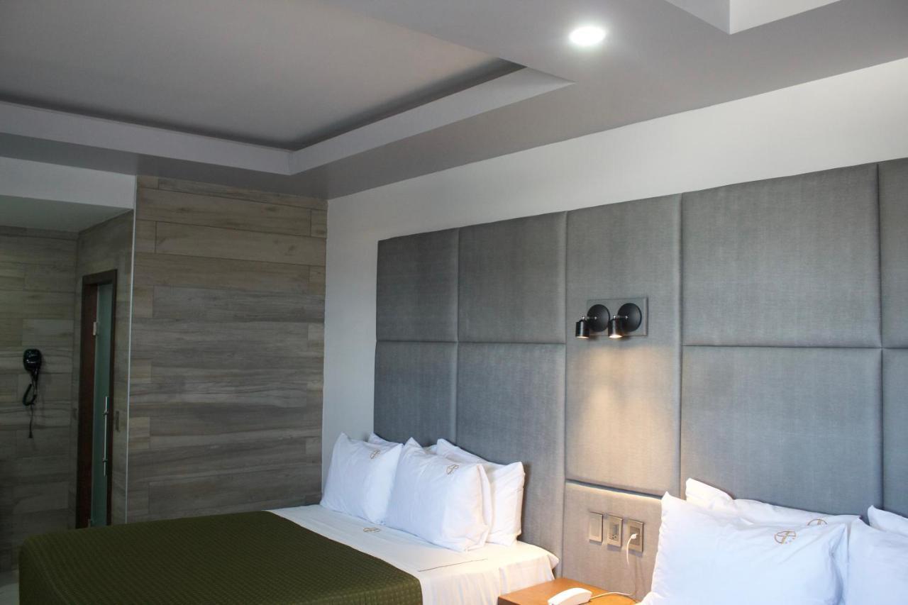 Hotel Grand One Plaza Tijuana Buitenkant foto