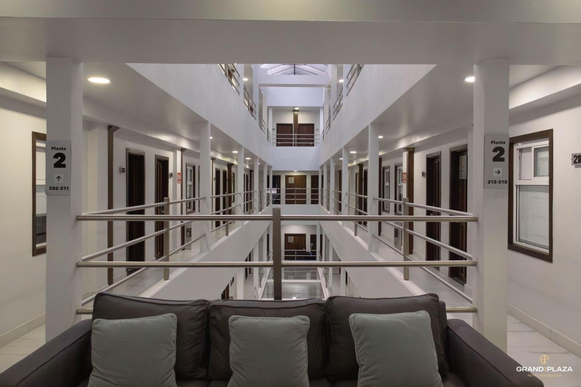 Hotel Grand One Plaza Tijuana Buitenkant foto