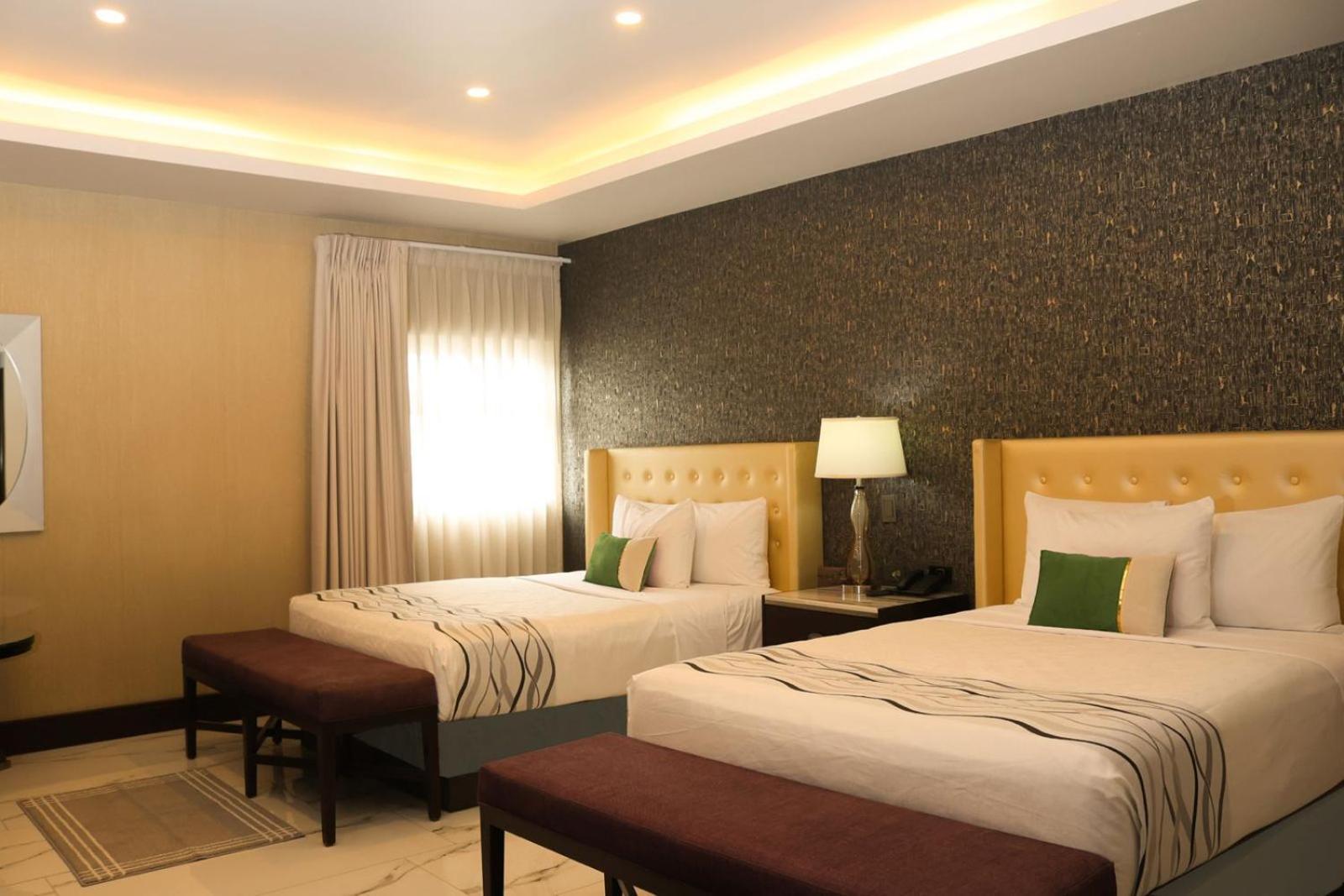 Hotel Grand One Plaza Tijuana Buitenkant foto
