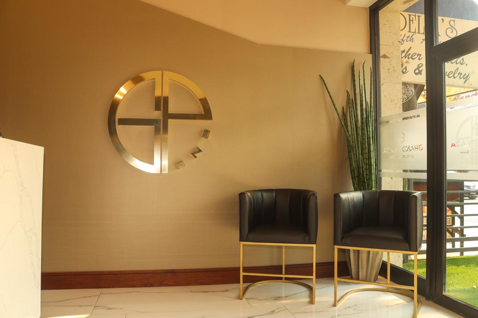 Hotel Grand One Plaza Tijuana Buitenkant foto