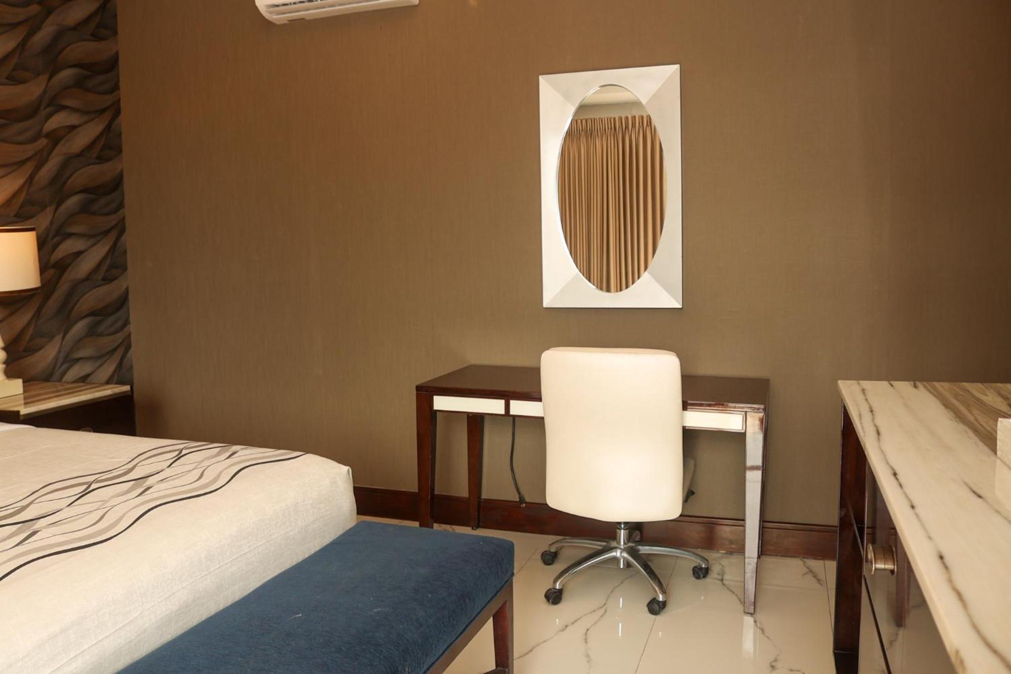 Hotel Grand One Plaza Tijuana Buitenkant foto