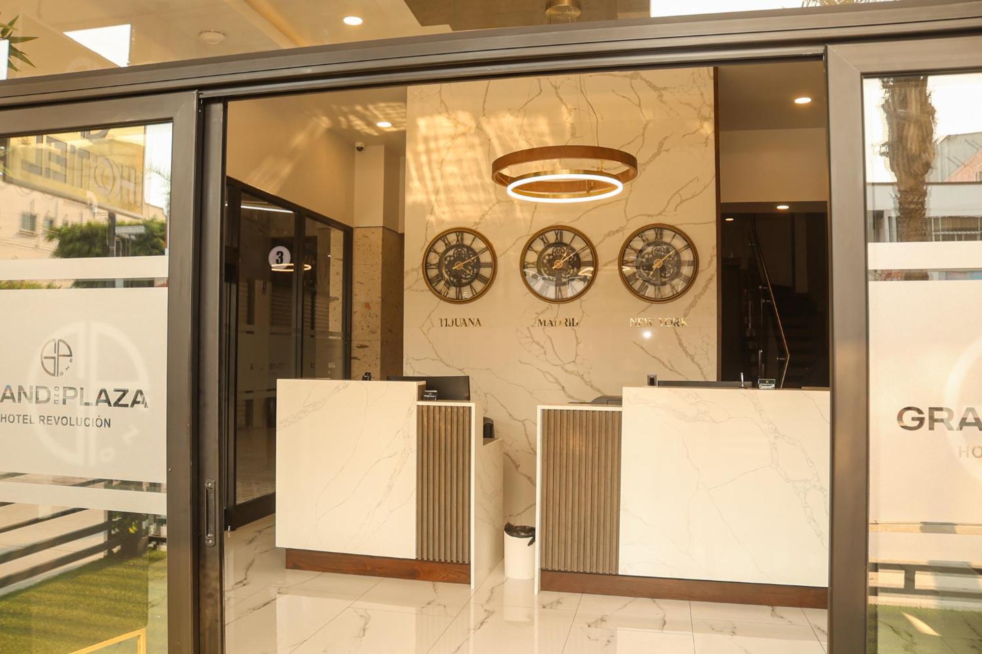 Hotel Grand One Plaza Tijuana Buitenkant foto